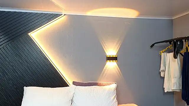 Laia and Aloby online show from February 25, 10:09 pm