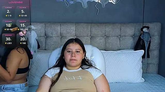 Laia and Aloby online show from October 29, 10:20 pm