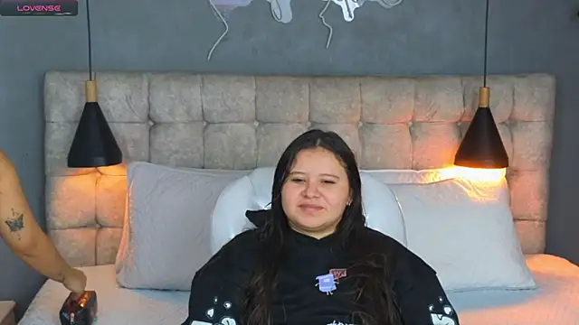 Laia and Aloby online show from January 6, 10:14 pm