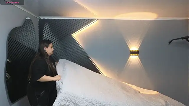 Laia and Aloby online show from March 3, 10:06 pm