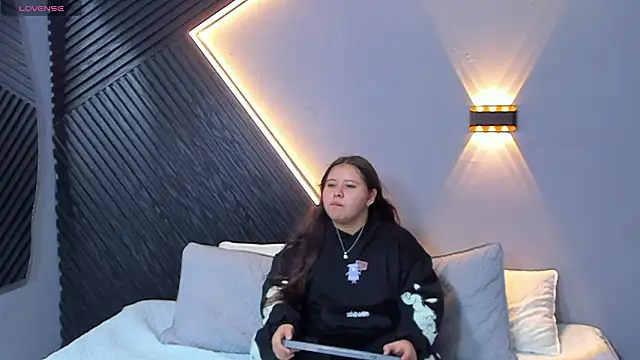 Laia and Aloby online show from March 17, 10:13 pm