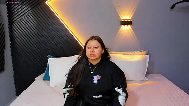 Laia and Aloby online show from March 27, 10:11 pm