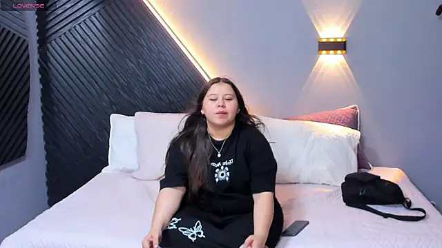 Laia and Aloby online show from March 11, 10:15 pm