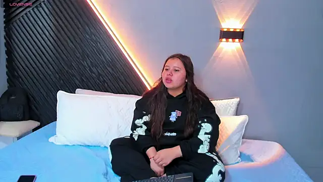 Laia and Aloby online show from April 17, 10:23 pm