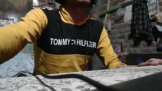 Dreamdaze2025 online show from April 8, 5:03 pm