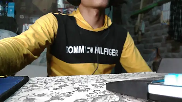 Dreamdaze2025 online show from April 9, 6:25 pm