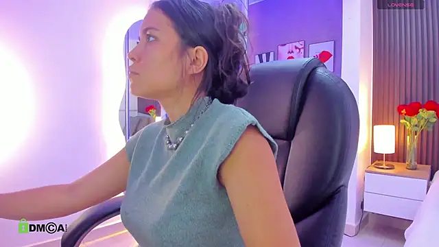 natasha  jackson online show from April 7, 12:07 pm