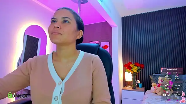 natasha  jackson online show from April 17, 12:30 pm