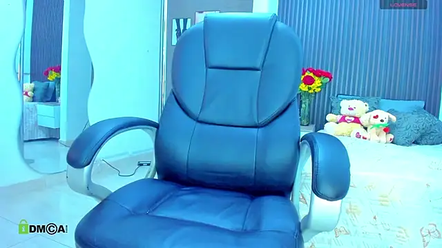 natasha  jackson online show from April 19, 11:55 am