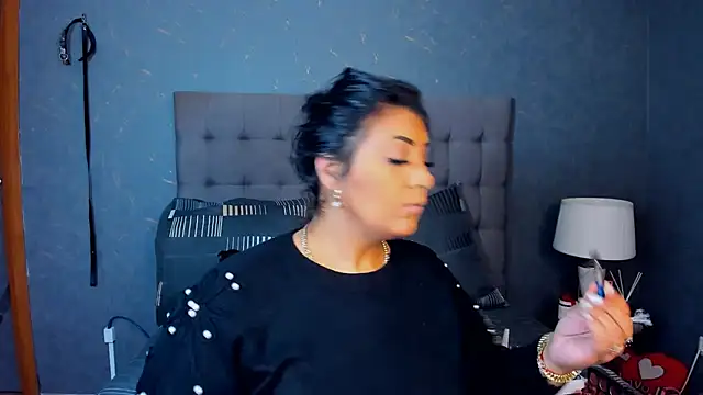 AmyCubes online show from November 13, 4:49 am