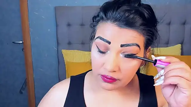 AmyCubes online show from May 5, 5:43 am