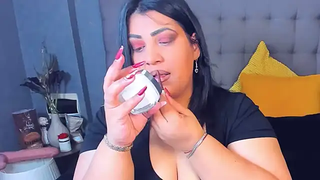 AmyCubes online show from May 29, 5:35 am