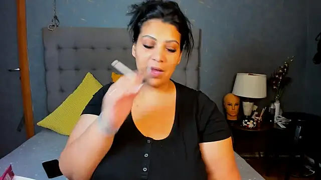 AmyCubes online show from March 22, 4:05 am