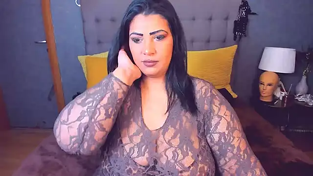AmyCubes online show from April 23, 6:09 pm
