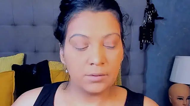 AmyCubes online show from April 29, 4:05 am