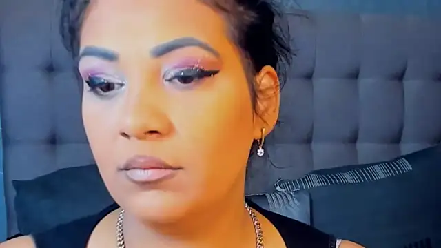 AmyCubes online show from October 31, 4:53 am