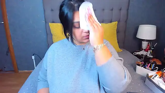 AmyCubes online show from January 14, 6:22 pm