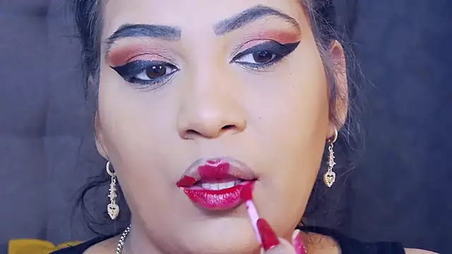 AmyCubes online show from May 23, 6:45 am