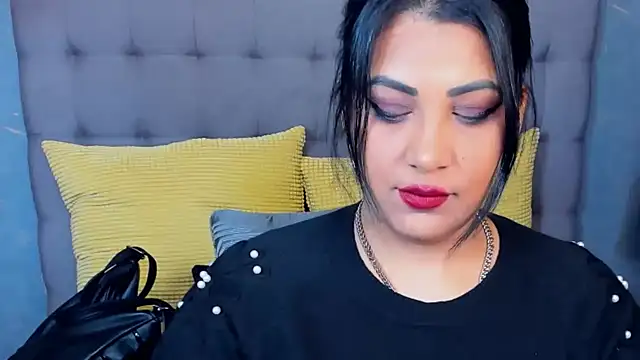 AmyCubes online show from November 26, 10:15 am