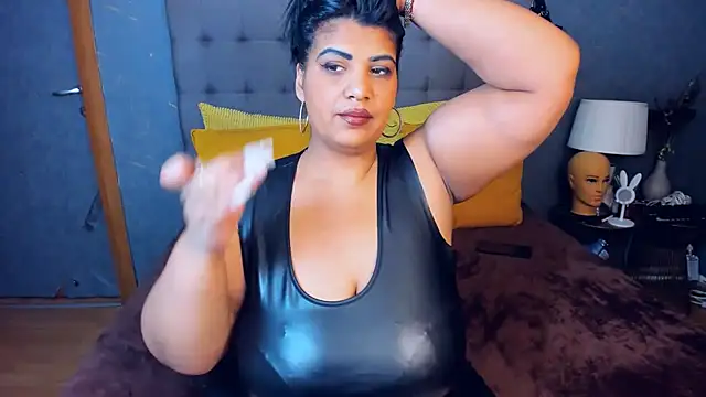 AmyCubes online show from May 6, 6:01 pm