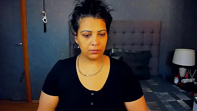 AmyCubes online show from November 2, 6:18 am