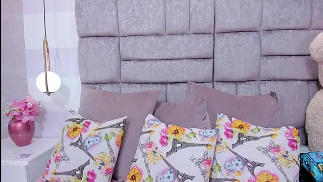 melaniee jones online show from April 28, 5:39 pm