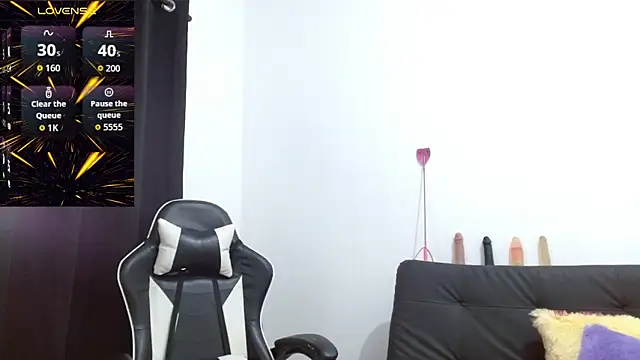 Kiara-Rider online show from October 25, 6:30 pm