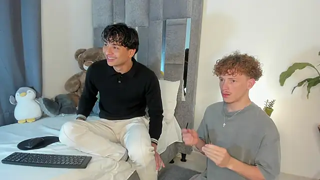 All3ssandr0 online show from November 8, 1:42 am