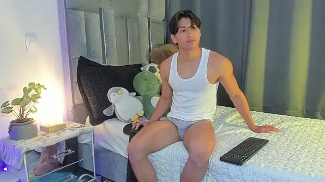 All3ssandr0 online show from February 17, 1:08 pm