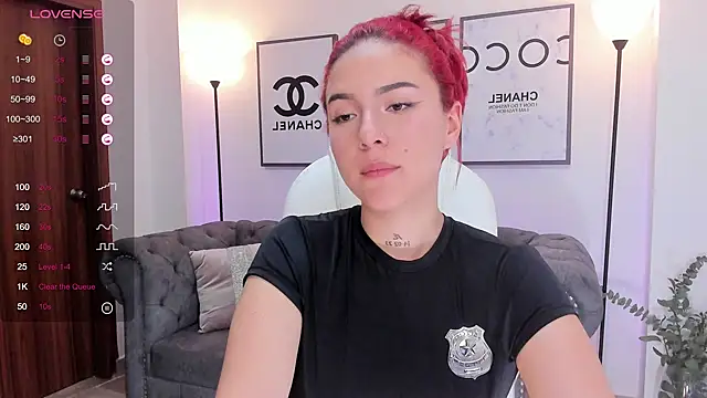 Snapshot of kendaall_jenner_ chatting on March 1, 6:35 am kendaall jenner  online show from March 1, 6:35 am