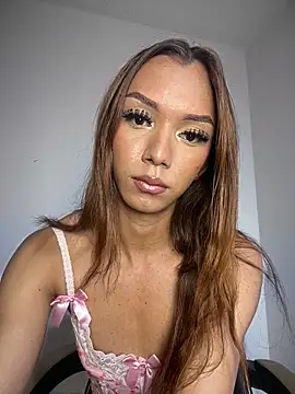 Snapshot of Nikol_Rang__ chatting on June 17, 5:56 pm Nikol Rang online show from June 17, 5:56 pm