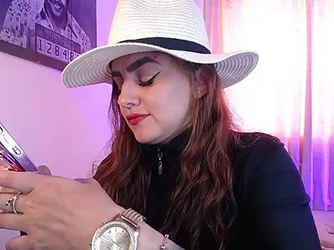 Snapshot of Lu_perez chatting on February 4, 8:15 pm Lu perez online show from February 4, 8:15 pm