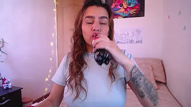 Snapshot of Lu_perez chatting on December 19, 7:05 pm Lu perez online show from December 19, 7:05 pm