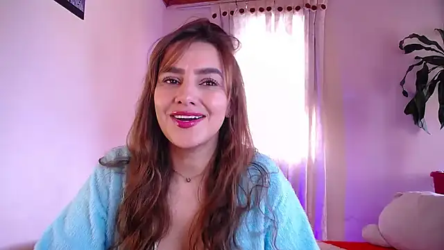 Snapshot of Lu_perez chatting on October 2, 5:05 pm Lu perez online show from October 2, 5:05 pm