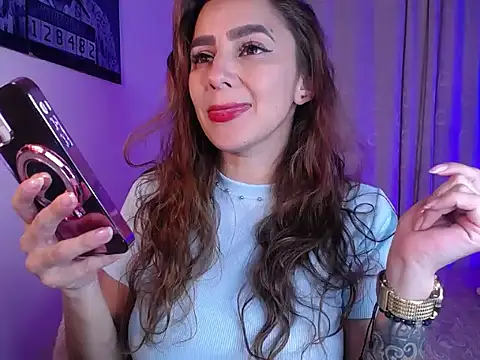 Snapshot of Lu_perez chatting on February 4, 2:17 am Lu perez online show from February 4, 2:17 am