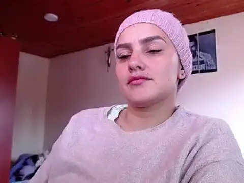 Snapshot of Lu_perez chatting on March 6, 4:28 pm Lu perez online show from March 6, 4:28 pm