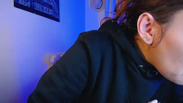 Lu perez online show from March 28, 11:17 pm