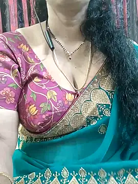 Snapshot of bhuvana555 chatting on November 25, 4:13 am bhuvana555 online show from November 25, 4:13 am