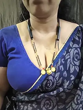 Snapshot of bhuvana555 chatting on June 19, 5:30 pm bhuvana555 online show from June 19, 5:30 pm