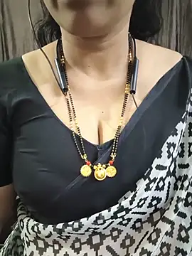 Snapshot of bhuvana555 chatting on June 12, 5:54 pm bhuvana555 online show from June 12, 5:54 pm