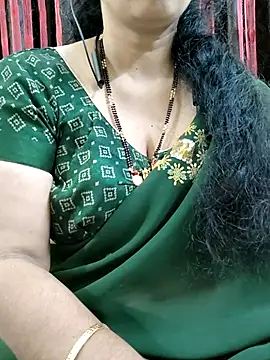 Snapshot of bhuvana555 chatting on November 30, 5:36 pm bhuvana555 online show from November 30, 5:36 pm