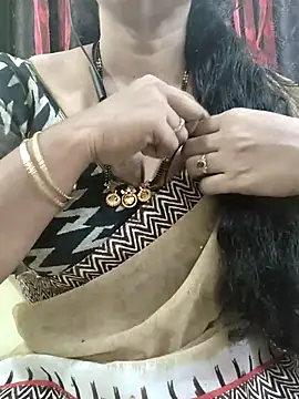 Snapshot of bhuvana555 chatting on October 30, 4:33 am bhuvana555 online show from October 30, 4:33 am