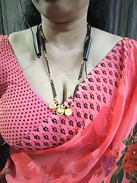 Snapshot of bhuvana555 chatting on June 17, 5:23 pm bhuvana555 online show from June 17, 5:23 pm
