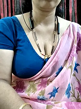 Snapshot of bhuvana555 chatting on December 1, 5:03 pm bhuvana555 online show from December 1, 5:03 pm