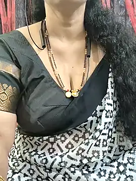 Snapshot of bhuvana555 chatting on November 4, 4:49 am bhuvana555 online show from November 4, 4:49 am