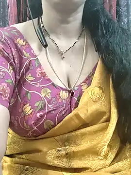 Snapshot of bhuvana555 chatting on November 18, 5:11 am bhuvana555 online show from November 18, 5:11 am