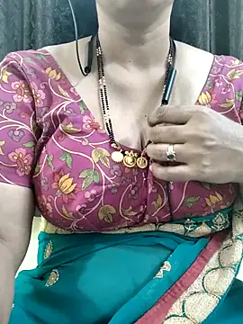 Snapshot of bhuvana555 chatting on November 25, 4:40 pm bhuvana555 online show from November 25, 4:40 pm