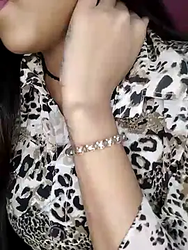 Sreya213 online show from January 25, 9:14 pm