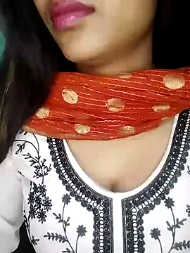 Sreya213 online show from January 18, 5:04 pm