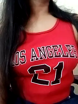 Snapshot of Rina777o chatting on February 6, 9:43 am Rina777o online show from February 6, 9:43 am